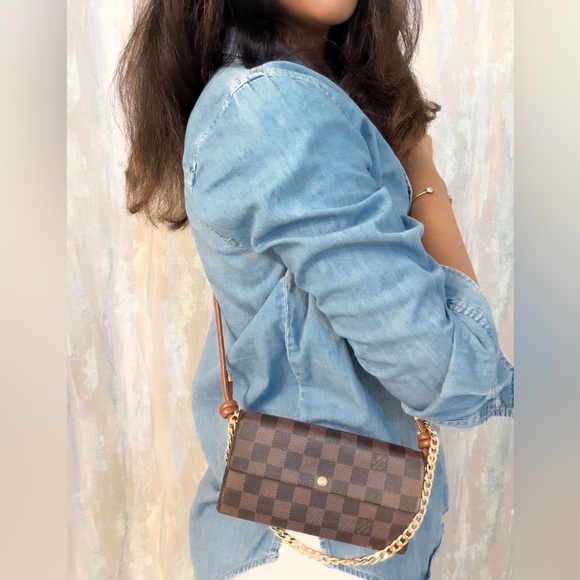 Louis Vuitton Damier Ebene Sarah wallet with strap - Picture 3 of 15